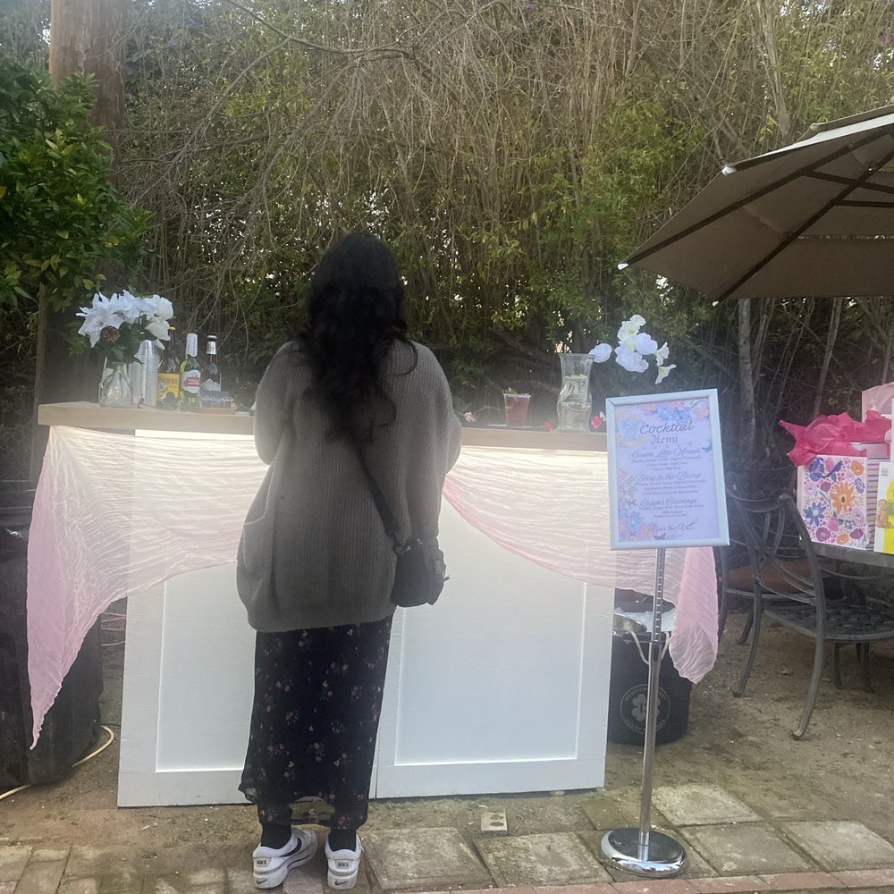 Pour The Vibe - Cute setup - Bartenders Near Me Pour The Vibe - Cute setup - Bartenders Near Me