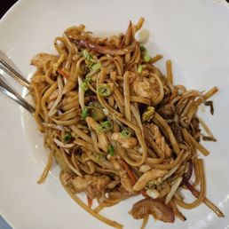 Sautéed chicken noodles Sautéed chicken noodles