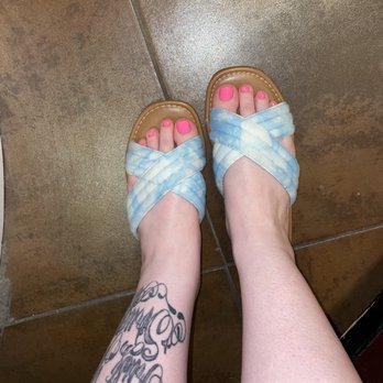 LK Nails - Gel pedicure - Nail Salons Near Me - Folsom, California
