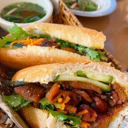 S11 Bánh Mì Thịt Nướng