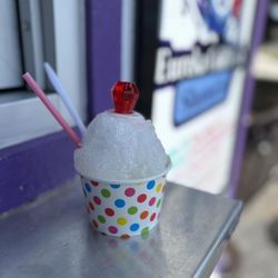 Eureka Cold Rush - Put a ring on it! Sweet wedding cake with a fun candy treat!