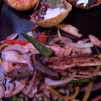 Señor Frog's - Fajitas! - Mexican Near Me - Cancún, ROO