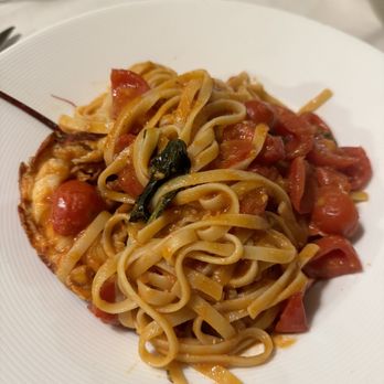 Nerino Dieci - Linguine with lobster and tomato sauce for €26 - Mediterranean Near Me - Milan, Michigan Nerino Dieci - Linguine with lobster and tomato sauce for €26 - Mediterranean Near Me - Milan, Michigan
