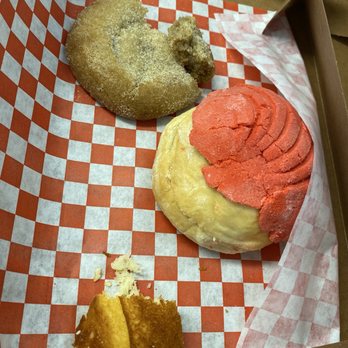 Cal’s Bakeshop - Can you tell they were good - Bakeries Near Me - Tucson, Arizona Cal’s Bakeshop - Can you tell they were good - Bakeries Near Me - Tucson, Arizona