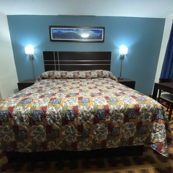 Lodge Inn - King room - Hotels Near Me - Wrightstown, New Jersey