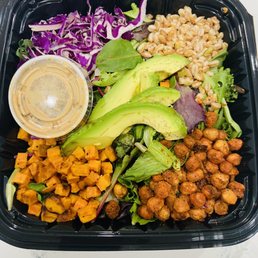 Spicy chickpea bowl