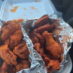 Lucky Man's Pizzeria - Wings