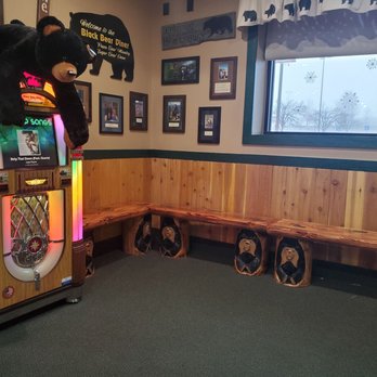 Black Bear Diner Olathe - Waiting area - Diners Near Me - Olathe, Kansas