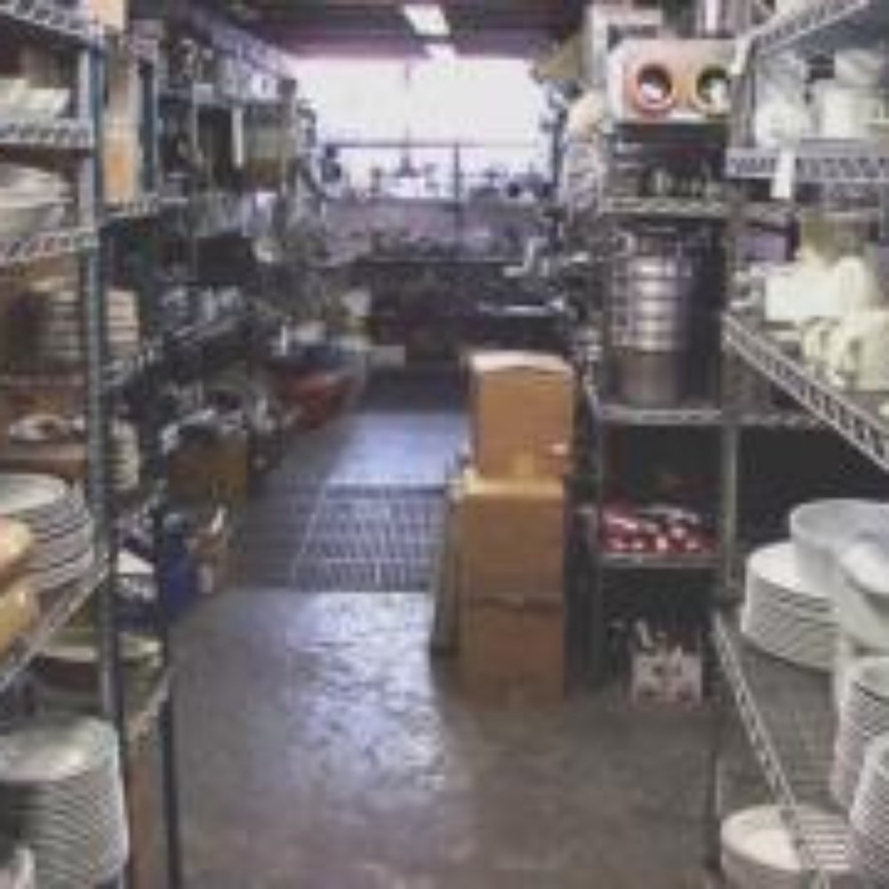 Dick's Restaurant Supply - the smallware department is heaving with all sorts of lovelies for your table - Restaurant Supplies Near Me - Seattle, Washington
