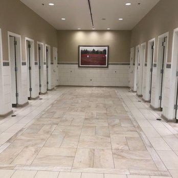 Outlets at Traverse Mountain - Restroom - Outlet Stores Near Me - Lehi, Utah