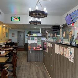 Lovey Poke & Tea House - Inside of shop