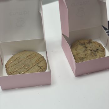 Crumbl - Encino - Peanut butter and chocolate chip cookie - Bakeries Near Me - Encino, California Crumbl - Encino - Peanut butter and chocolate chip cookie - Bakeries Near Me - Encino, California