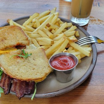 Redbird - Fried egg sandwich - New American Near Me - Los Angeles, California Redbird - Fried egg sandwich - New American Near Me - Los Angeles, California