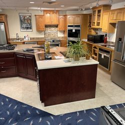 Genuine Appliance Center - Showroom Kitchen