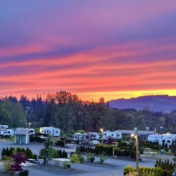 Dundee Hills Resort - RV Parks Near Me - Dundee, Oregon