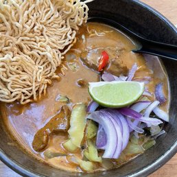 Lamb curry noodles