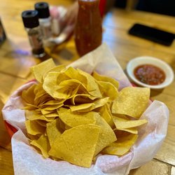 Bracero's Mexican Bar & Grill - Complimentary chips and salsa