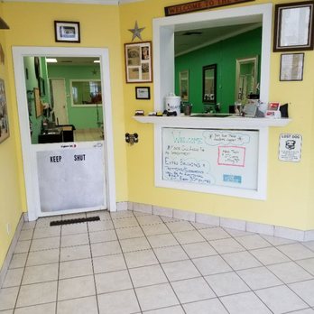 A Pet Parlor - A Pet Parlor Lobby - Pet Groomers Near Me - Lynnwood, Washington A Pet Parlor - A Pet Parlor Lobby - Pet Groomers Near Me - Lynnwood, Washington