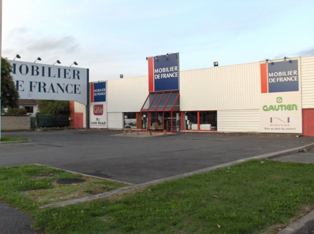 MOBILIER DE FRANCE Rue Monthéty, Pontault Combault, SeineetMarne