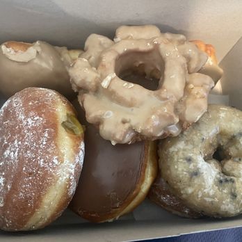 Donut House - 6 donuts - Donuts Near Me - Fremont, California Donut House - 6 donuts - Donuts Near Me - Fremont, California
