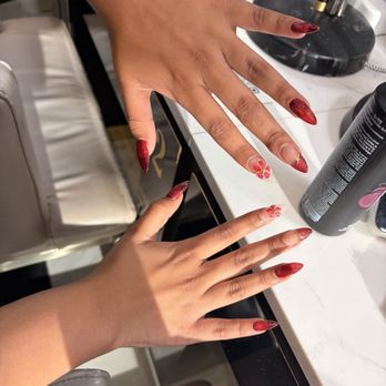 Golden Nail Bar - So cute!! Amy was so fast and efficient! Loved the end result! Its perfect for prom - Nail Salons Near Me - Union City, California