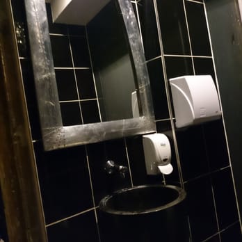 Adonys - Plus belles toilettes de chawarma depuis 1967, parole d'exploratrice urbaine! Adonys le spot delice. - Lebanese Near Me - Lyon, 69