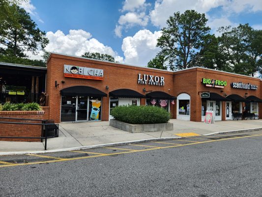 Nobi Cha Bubble Tea by null