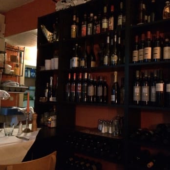Positano Osteria - Blick im Weinkeller - Italian Near Me - Hamburg, HH Positano Osteria - Blick im Weinkeller - Italian Near Me - Hamburg, HH