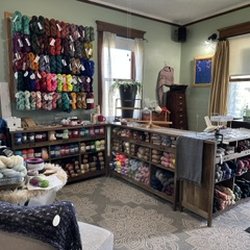 Wood & Knit Be Nice Music Studio