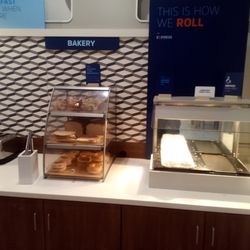 Holiday Inn Express & Suites Trinidad - Cinnamon rolls were great.