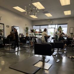 Color Luxe - Very busy on a Friday at 10:30 a.m.