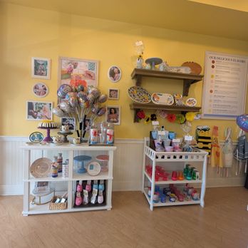 Nothing Bundt Cakes - Bakeries Near Me - Virginia Beach, Virginia