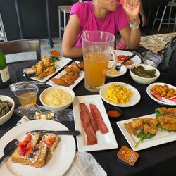 GoldRoom Restaurant & Lounge