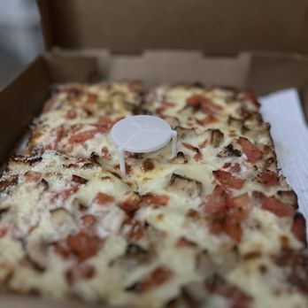 Jet's Pizza - Pizza Near Me - Flint, Michigan