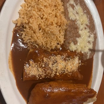 El Ranchito Restaurant - 2 combination plate with tamale & enchilada - Bars Near Me - Riverbank, California El Ranchito Restaurant - 2 combination plate with tamale & enchilada - Bars Near Me - Riverbank, California