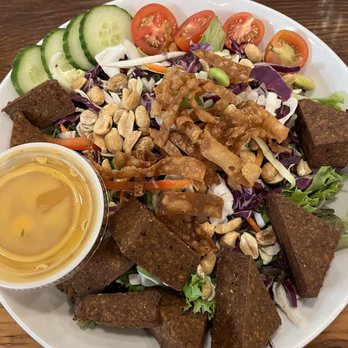 Upland Brewing Co. Bloomington Brewpub - Thai Tofu Salad (v) - Brewpubs Near Me - Bloomington, Indiana