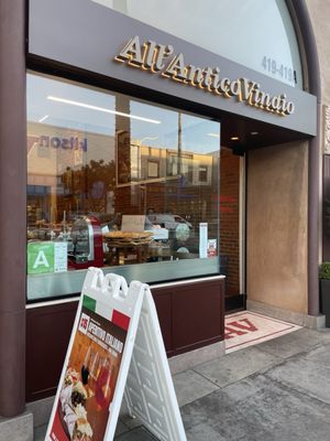 All'antico Vinaio by null