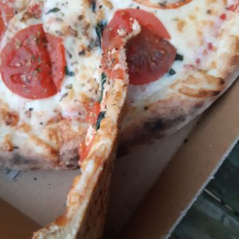Uai Pizzeria and Restaurant - 'Viçosa' 14" - Pizza Near Me - Toronto, Ontario Uai Pizzeria and Restaurant - 'Viçosa' 14" - Pizza Near Me - Toronto, Ontario