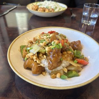 The Avery - Cashew chicken - American Near Me - Tulsa, Oklahoma