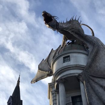 Universal Studios Florida - Wizarding World of Harry Potter, such a great vacation destination! - Amusement Parks Near Me - Orlando, Florida