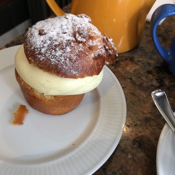 Bewley's Cafe - Vanilla cream brioche - Irish Near Me - Dublin, D