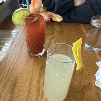 Nellie’s - Garden 75 and There's Something About Mary. - Seafood Near Me - Branford, Connecticut
