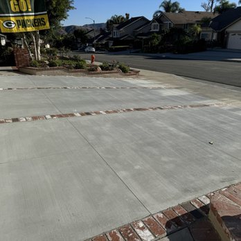 Whieldon Cement Works - Driveway you from the side yard - Masonry/Concrete Near Me - Orange, California Whieldon Cement Works - Driveway you from the side yard - Masonry/Concrete Near Me - Orange, California