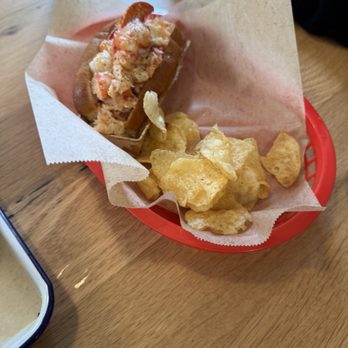 Luke's Lobster - Lobster roll 6oz with chips - Seafood Near Me - Seattle, Washington Luke's Lobster - Lobster roll 6oz with chips - Seafood Near Me - Seattle, Washington