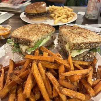 YES! Cafe - Turkey burger - Breakfast & Brunch Near Me - Miami Beach, Florida YES! Cafe - Turkey burger - Breakfast & Brunch Near Me - Miami Beach, Florida