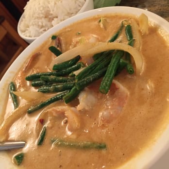Pad Thai - Panang Curry (shrimp, string beans, and onions in peanut sauce with coconut milk). Two thumbs up!! - Thai Near Me - Honolulu, Hawaii Pad Thai - Panang Curry (shrimp, string beans, and onions in peanut sauce with coconut milk). Two thumbs up!! - Thai Near Me - Honolulu, Hawaii
