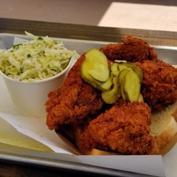 Lou's Luncheonette - Nashville fried chicken. Coleslaw & grits. - Barbeque Near Me - Sonoma, California