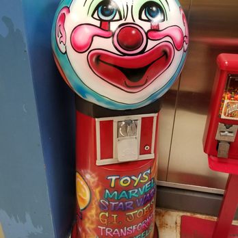 Mr Bubble Coin Laundry - Creepy vending machine from the 70s - Laundry Services Near Me - Chicago, Illinois