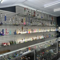 Puffin' Stuff Smoke Shop