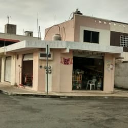 Tlapaleria y Ferreteria Cuellar - Fachada